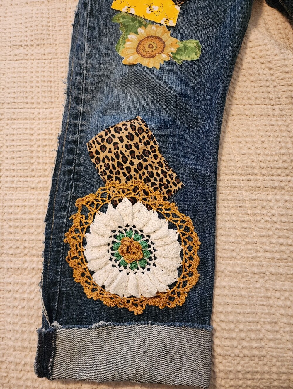 Levis 501 Upcycled Embellished Sunflower Patchwork Women’s Jeans Waist 20" Boho - Picture 2 of 13